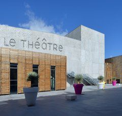 Le Théâtre