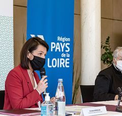 Christelle Morançais, présidente de région, et Jacqueline Gourault, ministre de la cohésion des territoires et des relations avec les collectivités territoriales 